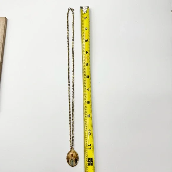 Vintage Our Lady of Lourdes Virgin Mary Pendant Necklace Medal Catholic - Picture 8 of 14